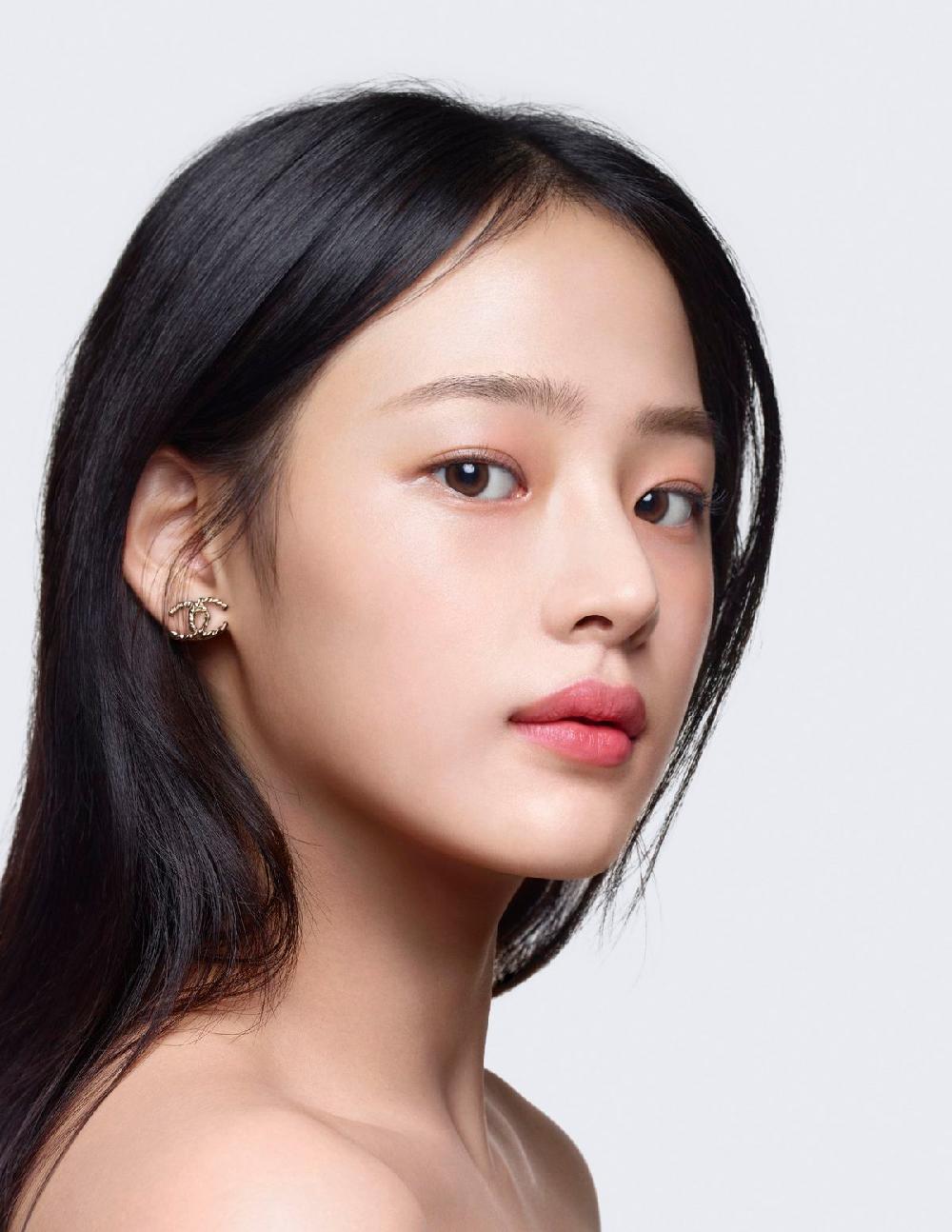 민지 (2004년생 가수)